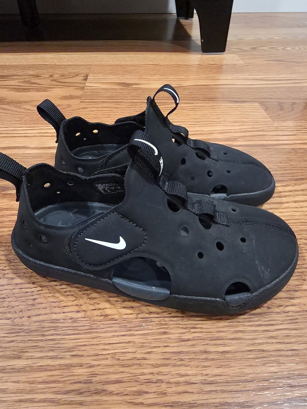 Boys Nike Black Sandals